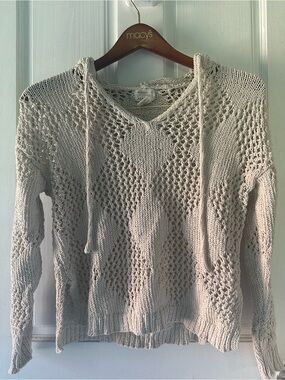 Nicole Miller Open Knit V-Neck Hoodie Sweater in Light Beige